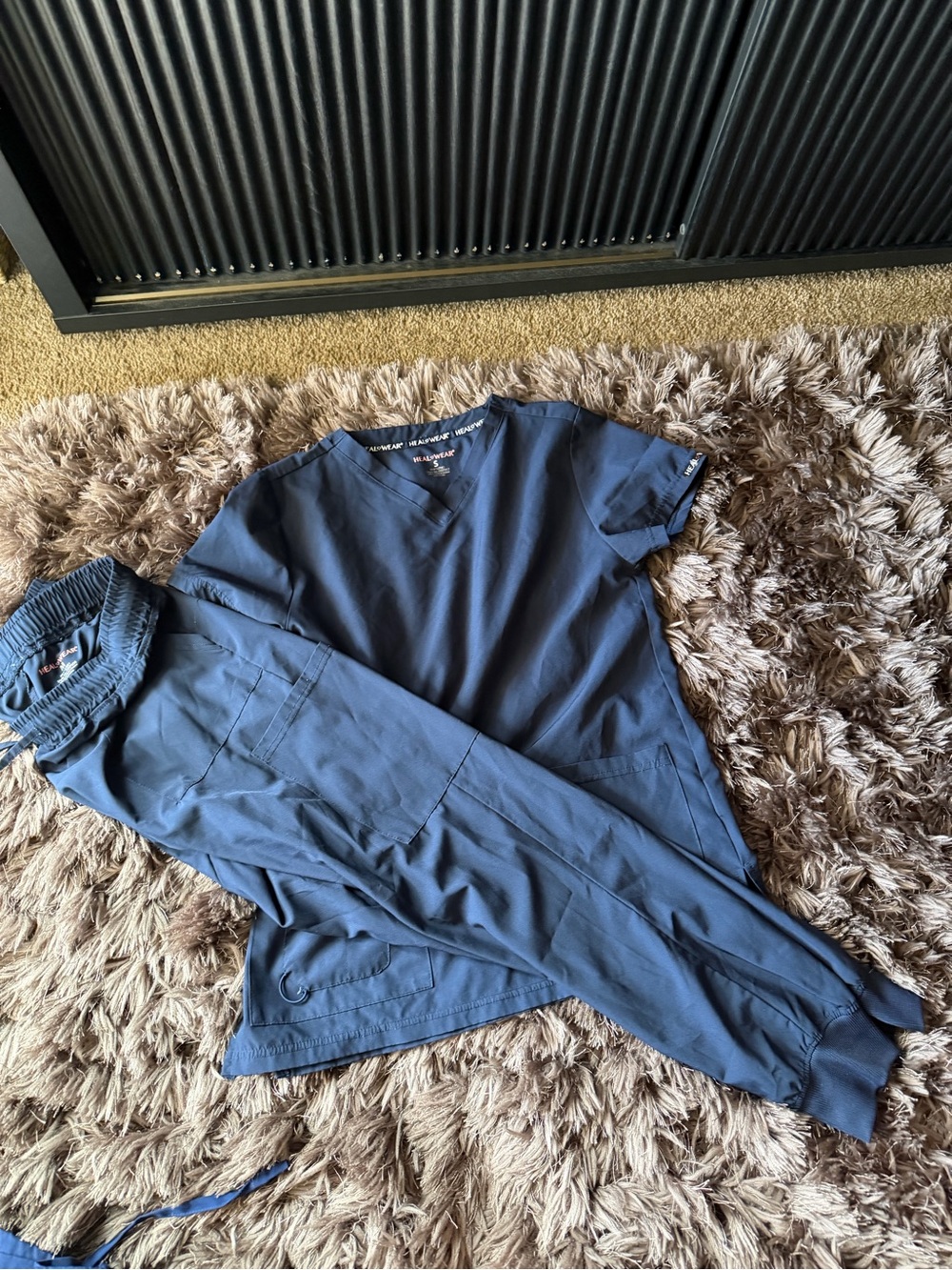 Scrub sets - Picture 2 of 2